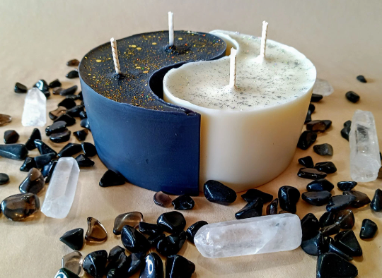 Yin & Yang Candle (3.7x1.96in)